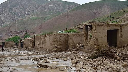 지난 10일(현지시간) 아프가니스탄 바글란주에 발생한 홍수로 마을 주택들이 파손돼 있다. 연합뉴스 제공