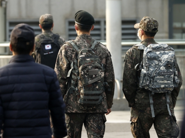 군 장병들의 모습. 연합뉴스