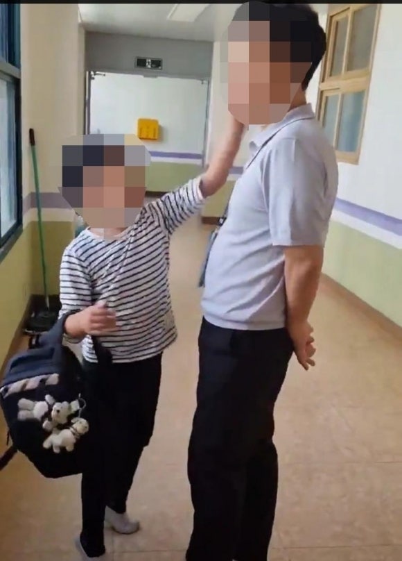 <b>무단</b> 조퇴 제지하는 <b>교감</b>에게 ‘침 뱉고 뺨 때린’ <b>초등생</b>