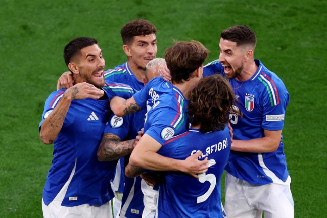 23초 만에 실점하며 돌풍의 희생양이 될뻔했으나 디펜딩 챔피언의 위용을 보였다. 이탈리아가 알바니아에 2-1 역전승을 거두면서 짜릿한 승리를 따냈다. Getty Images