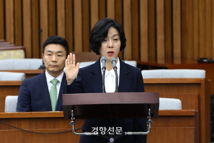 [단독]<b>이숙연</b> <b>후보자</b> 가족운영 버스회사, 기사 해고소송에 남편이 변호했다가...