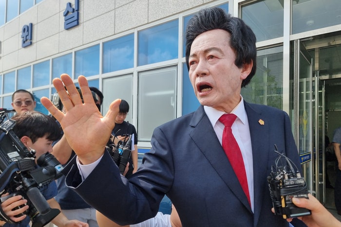 <b>경찰</b>, <b>허경영</b> 하늘궁 <b>압수수색</b>…사기 혐의