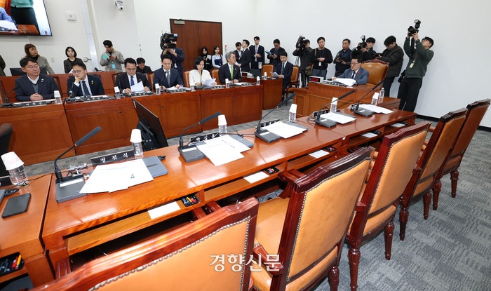 <b>헌법재판관 인사청문회</b> 오늘 열려…헌재 ‘9인 체제’ 만들어지나