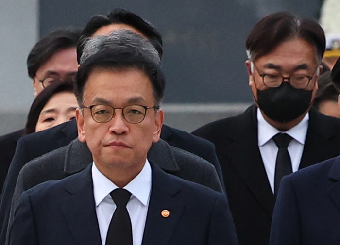 <b>최상목 권한대행</b>, 현충원 참배·중대본 개최·<b>군부대 방문</b>