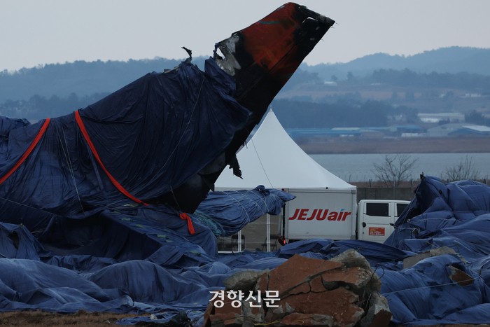 [속보] <b>제주항공 참사 악성</b>글 게시자 추가 검거···왜 그랬냐 물어보...