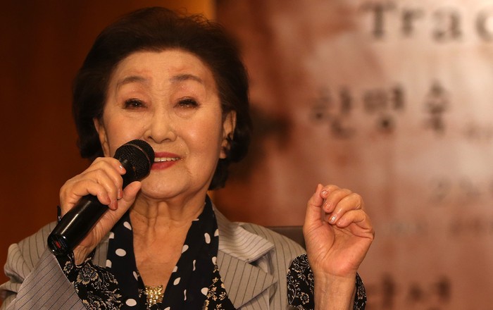 ‘노오란 샤쓰의 사나이’ 부른 <b>한명숙 별세</b>