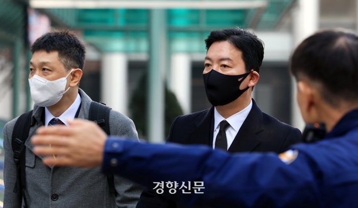 검찰, <b>김성훈 경호차장</b>·이광우 <b>경호</b>본부장 <b>구속영장</b> 또 <b>반려</b>