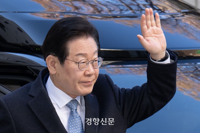 <b>이재명</b>, 결국 ‘<b>위헌법률심판</b> 제청’ 신청···3월 선거법 항소심 피하...