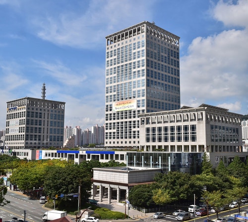 부산시, 출산가정서 전기차 구매 때 <b>최대</b> 150만원 지원 ‘전국 최초’