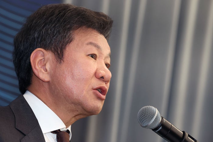 [속보]법원, 문체부 ‘<b>정몽규 축구협회장 징계</b> 요구’ 집행정지 인용