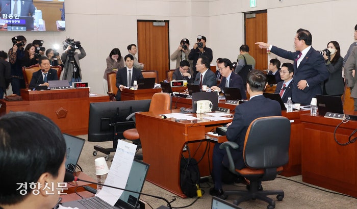 [속보]‘주주 충실의무’ <b>상법 개정안</b> 국회 <b>법사위 통과</b>