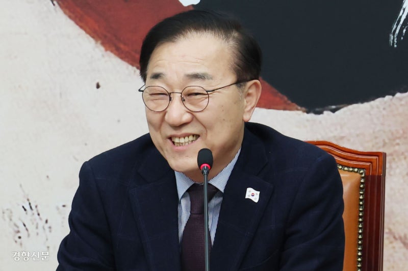 <b>민주당</b> “계몽령은 <b>윤석열</b>과 극우의 꿈일 뿐…<b>중도층</b> 민심은 이미 파면...