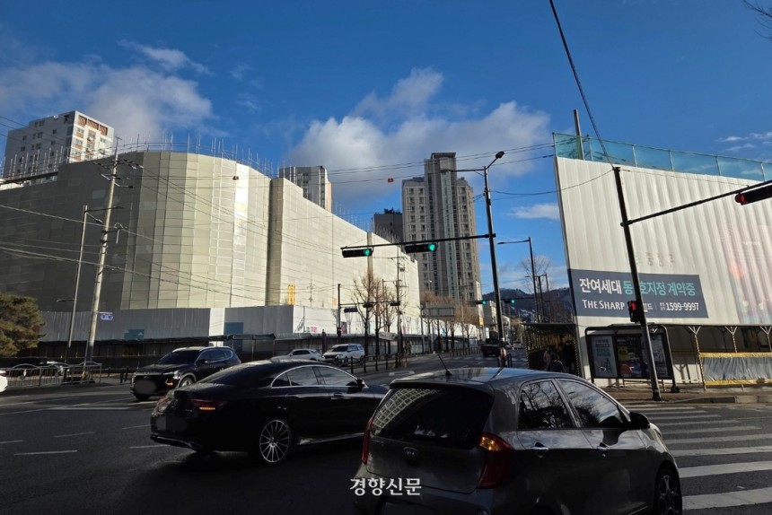 지난 4일 서울 중랑구의 아파트 공사현장. 2029년 입주를 목표로 지난 12월 분양을 시작했으나 아직 완판되지 않았다. 최미랑 기자
