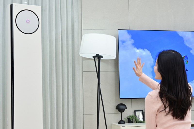 ‘AI 음성인식’ LG 휘센 에어컨…“봄바람 불어줘”[포토뉴스]