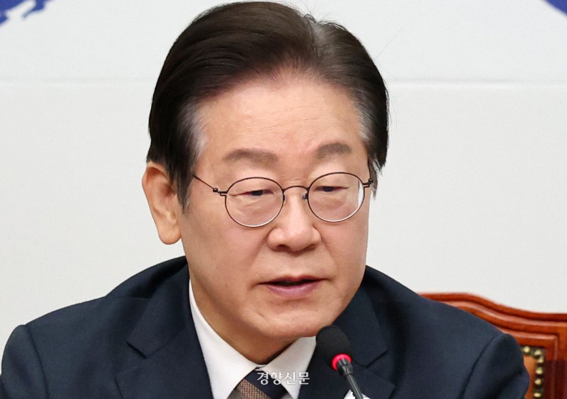 <b>이재명 대표</b> ‘경기도 법인카드 유용 혐의’ 다음달 8일 첫 재판