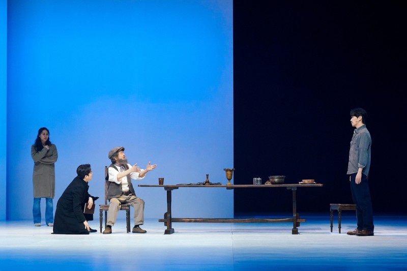 손 쉬운 단죄의 시대에 “심판할 수 없다”고 말하는 연극 ‘시련’