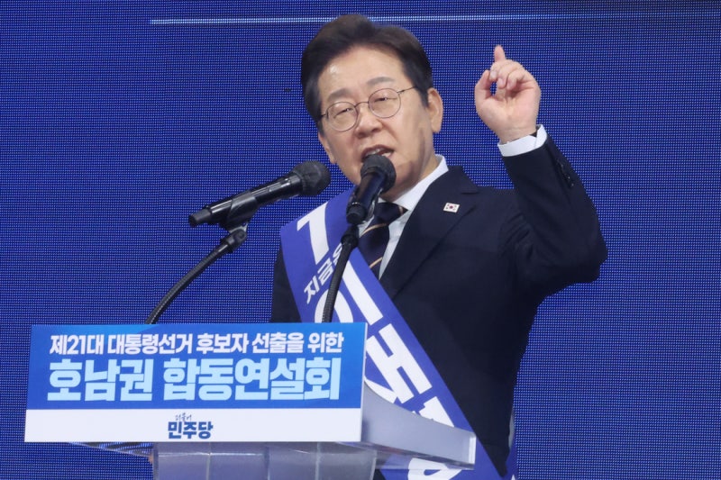 [속보]<b>이재명</b>, 호남 경선서 88.69% 득표 ‘압승’···대세론 굳혔다