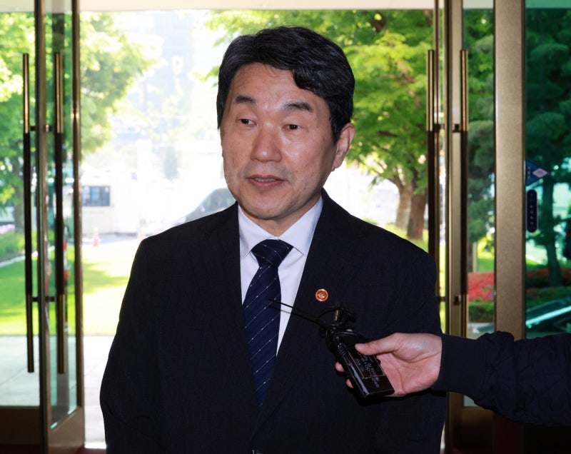 <b>이주호 권한대행</b> 첫 출근 “<b>국정</b> 안정적 <b>운영</b> 최선…공정한 선거 중점”