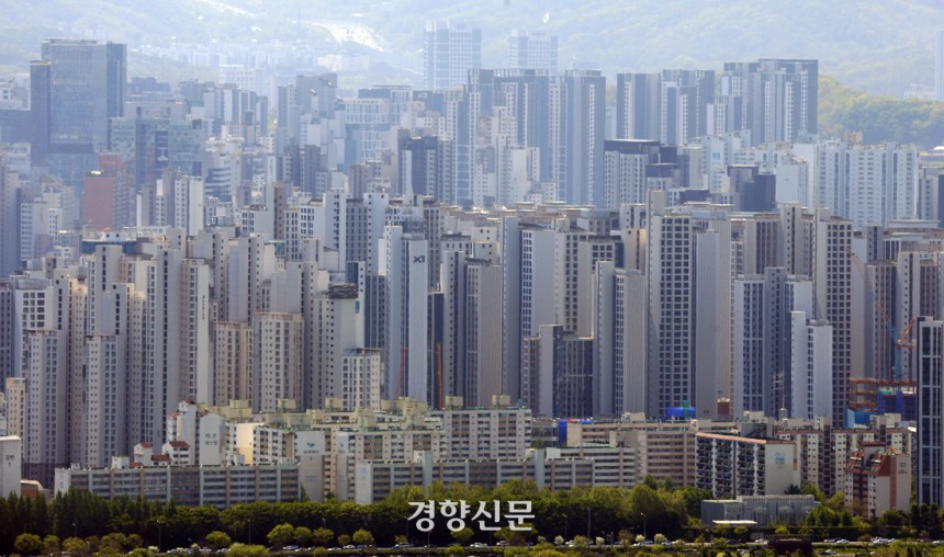 4일 서울 남산에서 바라본 강남 지역의 아파트 단지.2025.05.04 /서성일 선임기자