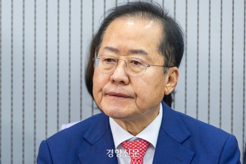 제21대 대통령후보자 국민의힘 3차 경선 진출자를 발표하는 지난달 29일 여의도 국민의힘 중앙당사에서 홍준표 후보가 결과를 기다리고 있다. 국회사진기자단