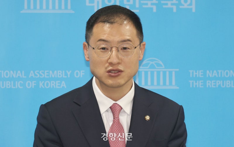 <b>이재명</b>, <b>김상욱 지지 선언</b>에 ‘러브콜’로 화답···“입당하면 좋겠다...