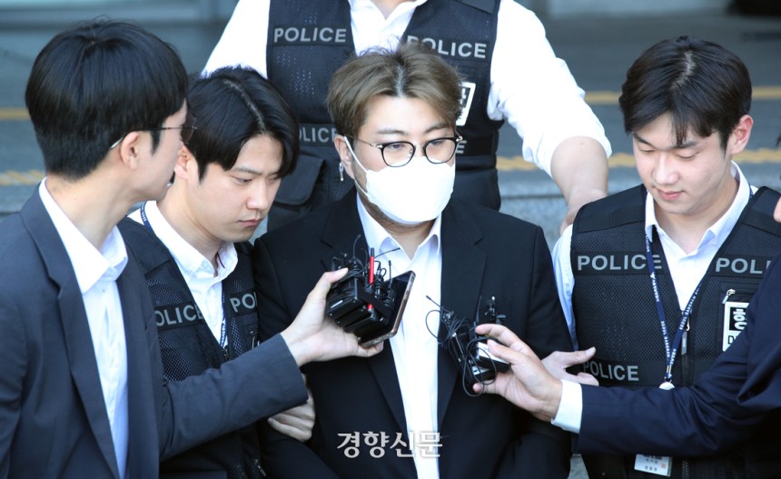 ‘음주 뺑소니’ 혐의로 징역 2년 6개월이 확정된 트로트 가수 김호중 씨. 권도현 기자