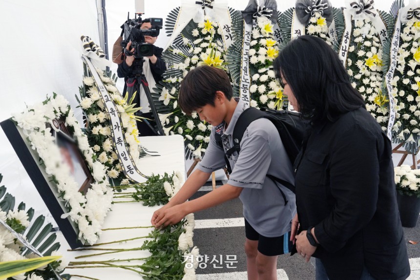 지난 22일 숨진 제주 모 중학교 교사 분향소. 도교육청 제공