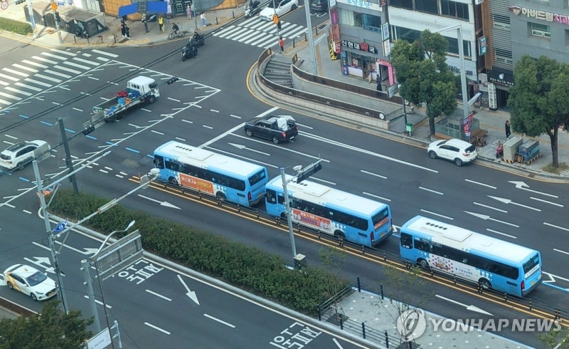 부산·울산·창원·광주 시내<b>버스</b>도 <b>파업</b> 초읽기
