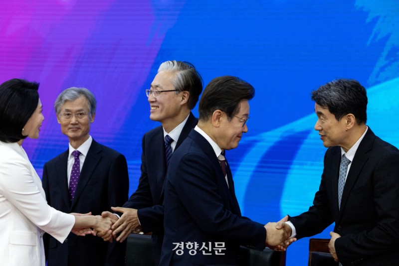 [속보]전체 국무위원 사의 표명···이 대통령, <b>박성재 법무</b>만 수리