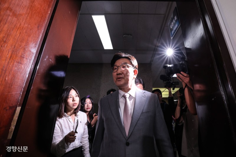 권성동, 대선 패배 책임지고 원내대표 사퇴 “더 이상 분열 안 돼”
