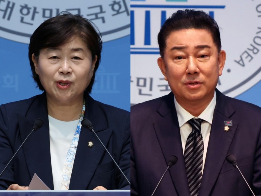 더불어민주당 원내대표 선거에 출마한 서영교 의원(왼쪽)과 김병기 의원이 지난 5일 국회 소통관에서 출마 기자회견을 열어 발언하고 있다. 연합뉴스