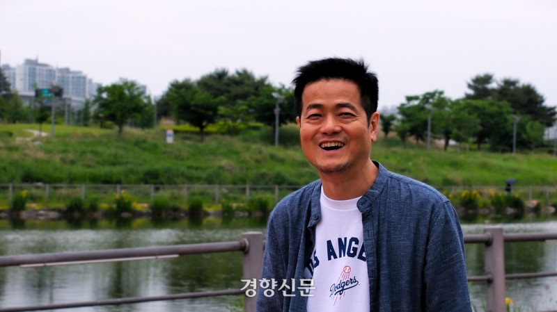 ‘보통사람의 특별한 이야기’ 그려온 김준범 <기계전사109> 복간···‘광주항쟁’ 등 담은 한국SF 대표작