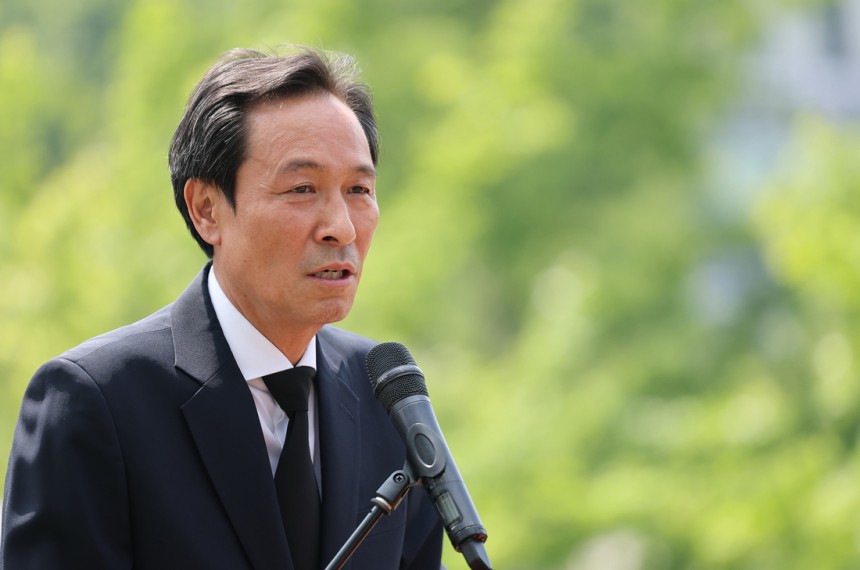 대통령실 초대 정무수석에 임명된 우상호 전 더불어민주당 비상대책위원장이 지난 9일 서울 마포구 연세대 이한열동산에서 열린 제38주기 이한열 추모제에서 인사말을 하고 있다. 권도현 기자
