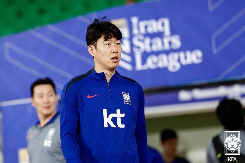 한국 축구대표팀 손흥민이 지난 3일(현지시간) 이라크 바스라 알 파이하 스타다움에서 열린 훈련에 참가하고 있다. 대한축구협회 제공