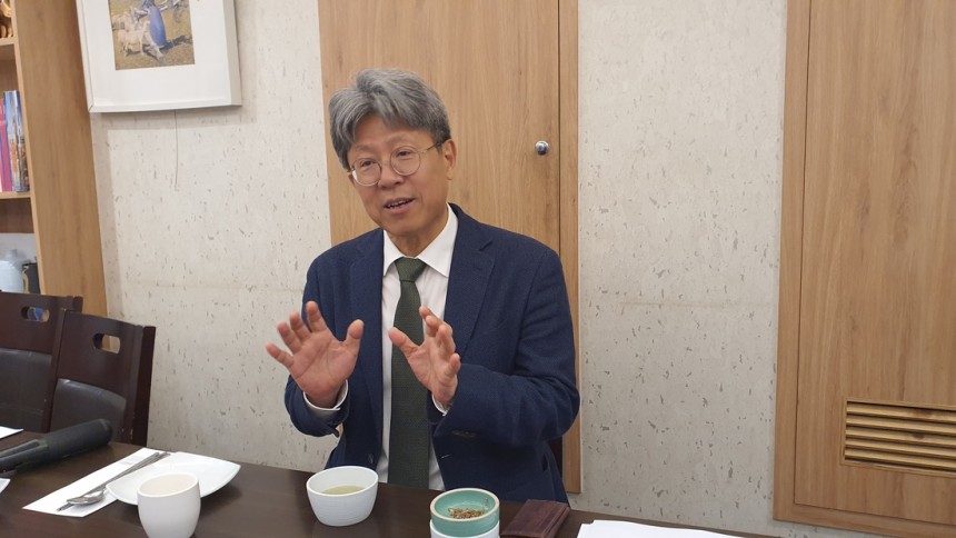 박장현 한국천문연구원장이 10일 서울의 한 식당에서 열린 기자간담회에서 발언하고 있다. 한국천문연구원 제공