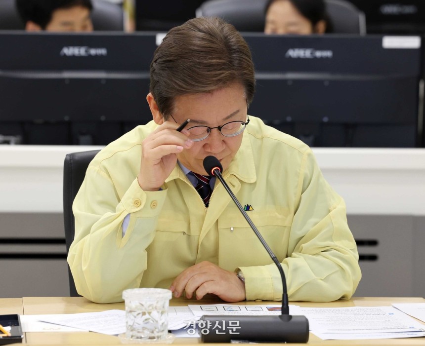 이재명 대통령이 수해(장마) 대비 홍수 예·경보 시스템 현장 점검을 위해 12일 서울 서초구 환경부 한강홍수통제소를 방문하고 있다. 대통령실사진기자단