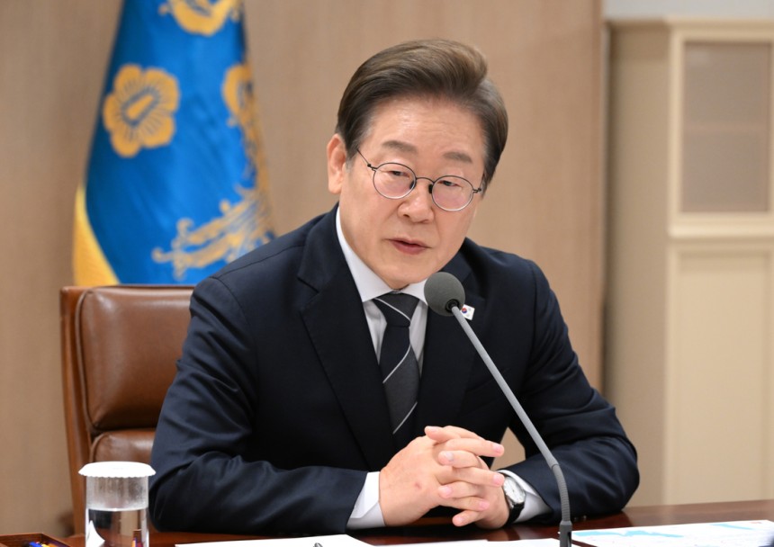 이재명 대통령이 13일 서울 용산 대통령실청사에서 열린 이스라엘-이란 공습관련 대통령실 경제안보 긴급 점검회의에서 발언하고 있다. 대통령실사진기자단
