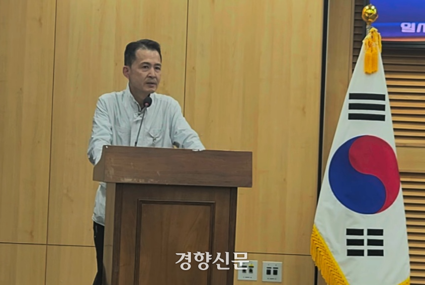 지난 6일 송준영씨(55)가 국회에서 열린 ‘유기·수용시설 피해아동 등의 권리 회복 및 보호·지원을 위한 법률 제정 토론회’에서 발언하고 있다. 송씨 제공
