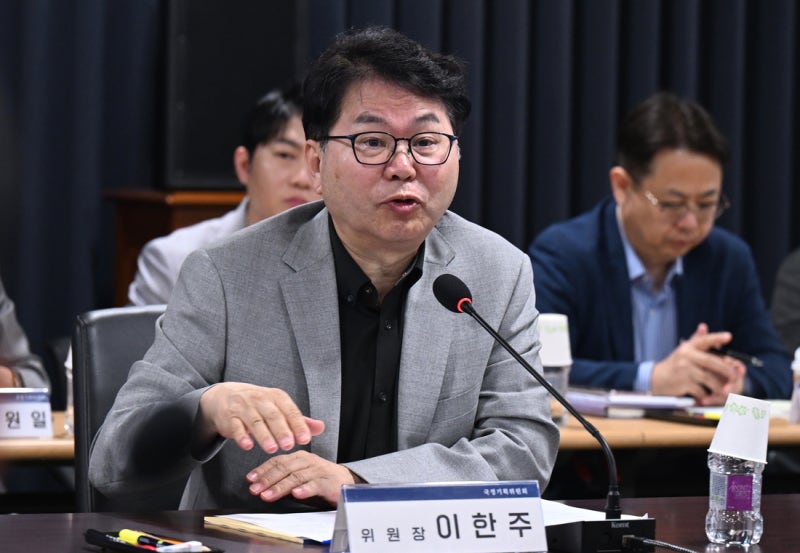 <b>이한주</b> “<b>검찰</b>, 영부인 호출에 달려가는 현실···지금부터 ‘진짜 검...