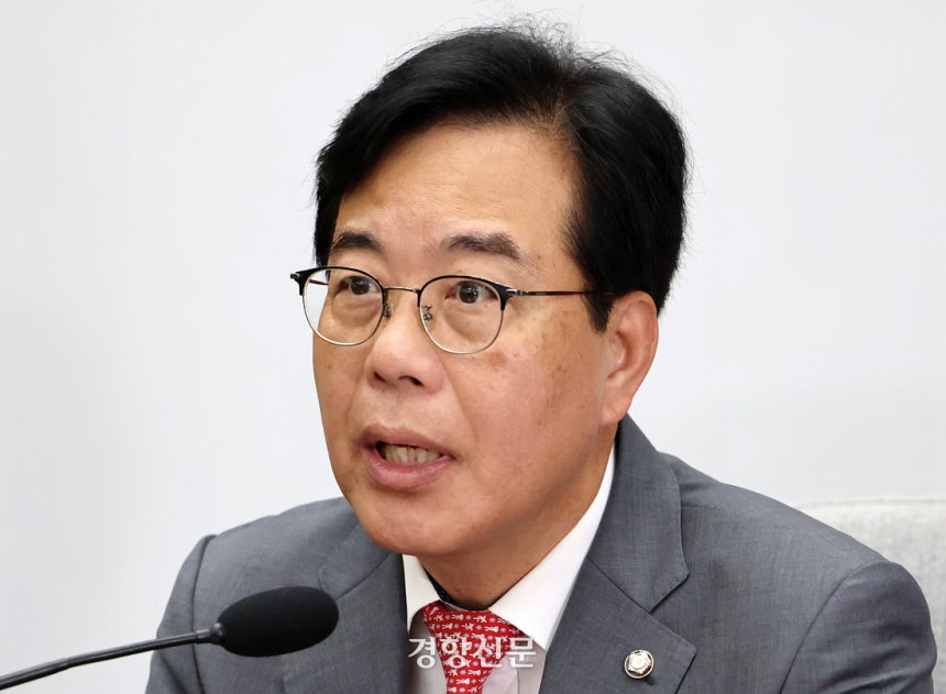 송언석 국민의힘 원내대표가 지난 20일 국회에서 열린 원내대책회의에서 발언하고 있다. 박민규 선임기자