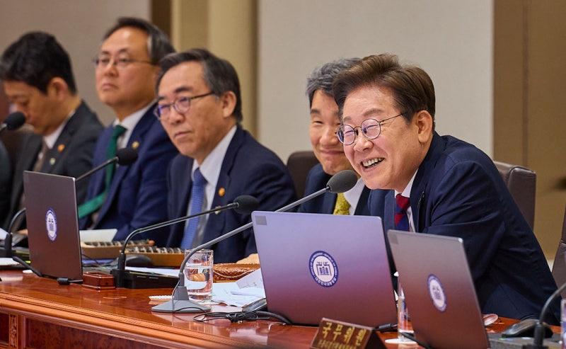 [이기수 칼럼]주류의 교체, 그 무거움에 대하여(2)