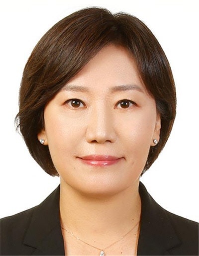 전 정부 장관 유임 최초…“어려운 시기, 무거운 책임감”