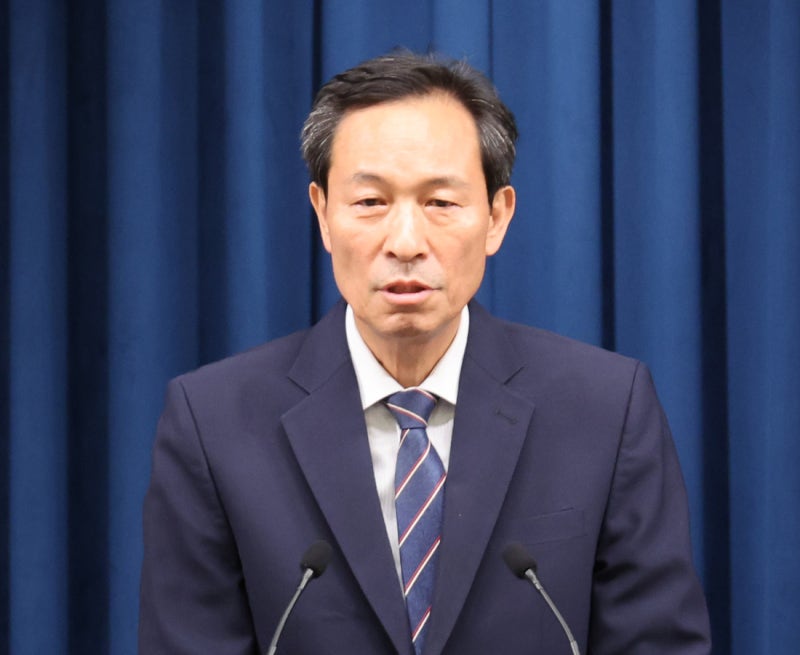 <b>송미령</b> 장관 <b>유임</b>, 여권 내부 반발에 우상호 수석 여의도행
