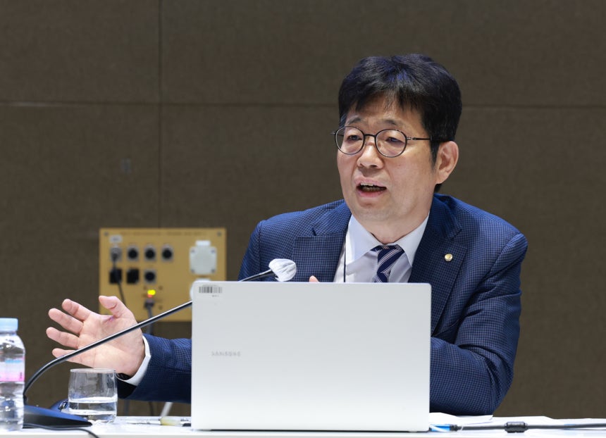 유상대 한국은행 부총재가 24일 오전 서울 남대문로 한은에서 기자간담회를 진행하고 있다. 한은 제공