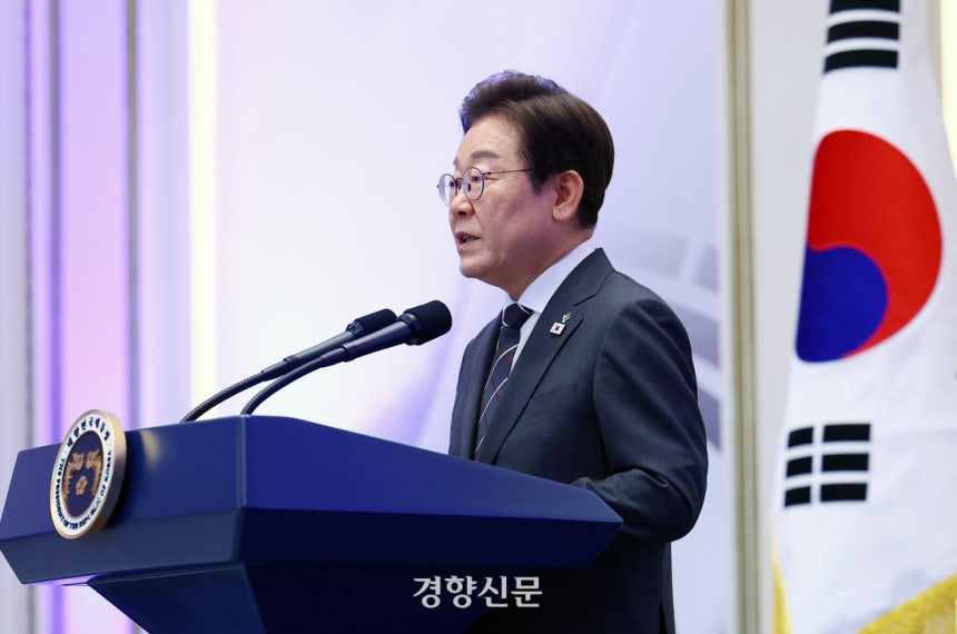이재명 대통령이 27일 청와대 영빈관에서 열린 ‘호국보훈의 달, 대통령의 초대’에서  발언하고 있다. 대통령실사진기자단