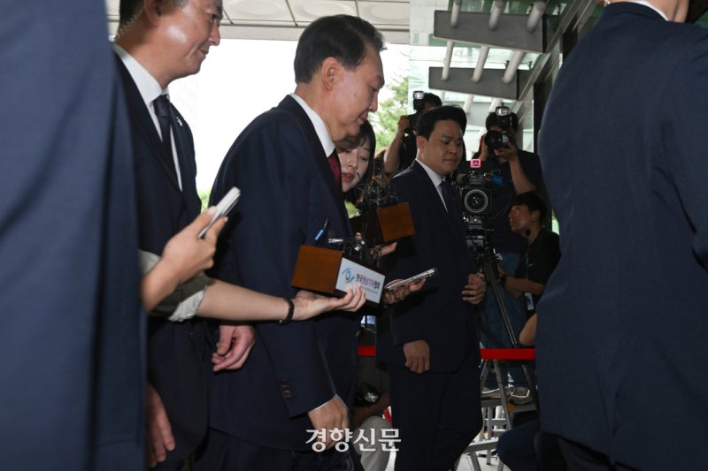<b>내란특검</b> “외환 <b>조사</b> 진행 예정···오전 <b>조사</b> 잘 마쳐”