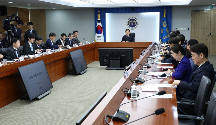 이재명 대통령이 지난 6월 23일 서울 용산구 대통령실에서 제1차 수석보좌관회의를 주재하고 있다. 연합뉴스