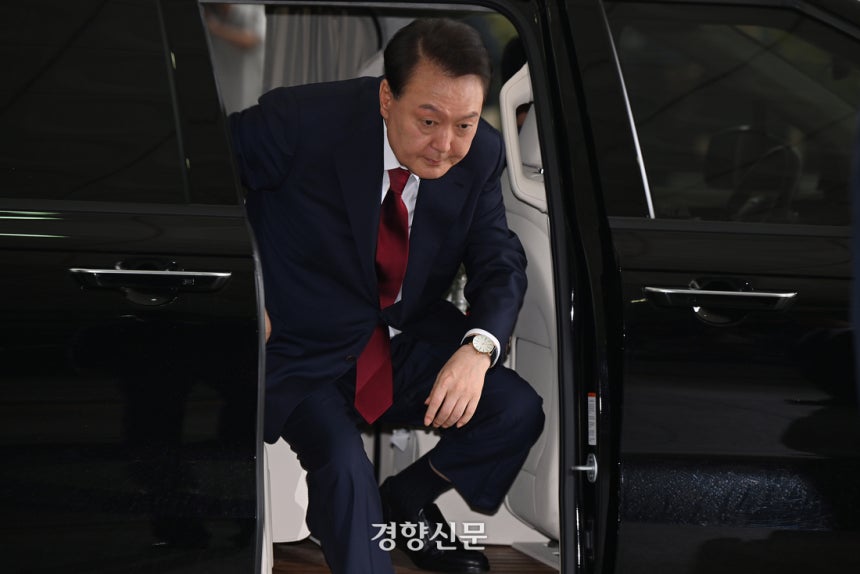 윤석열 대통령이 내란 특검 조사를 위해 28일 서울 서초구 서울고검에 출석하고 있다. 2025.06.28. 정효진 기자