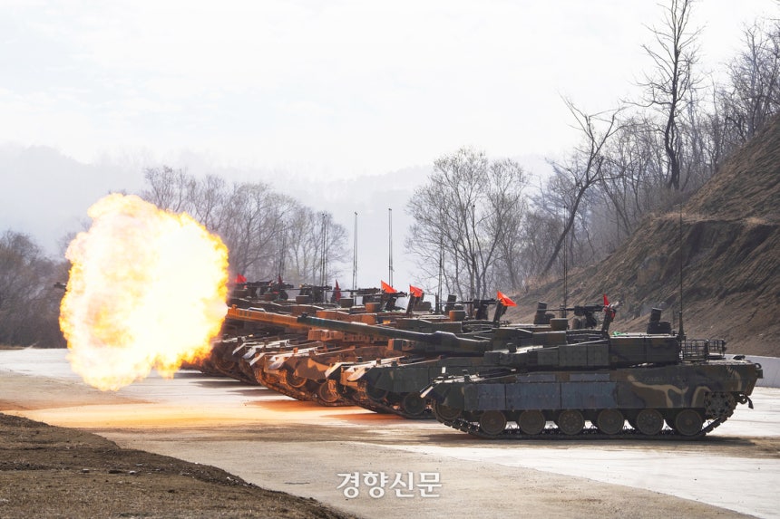 K2 전차가 사격을 하는 모습. 현대로템 제공