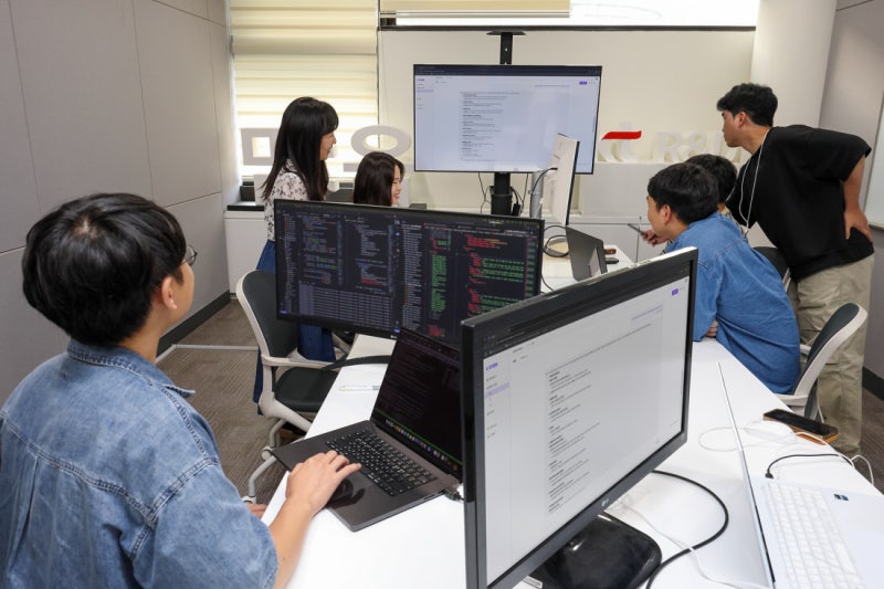 ‘오픈소스’ 속속…‘독자 AI’ 착착